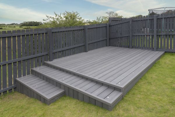 Cost of Vinyl Deck Construction in Monument